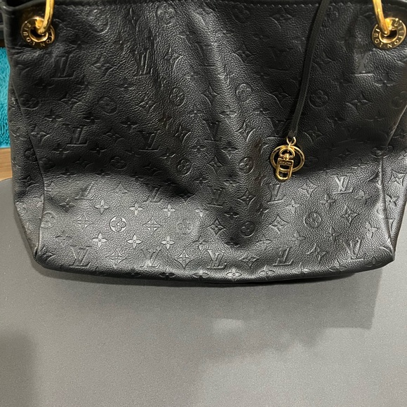 Authentic Louis Vuitton large handbag in black. In excellent condition - Picture 2 of 5